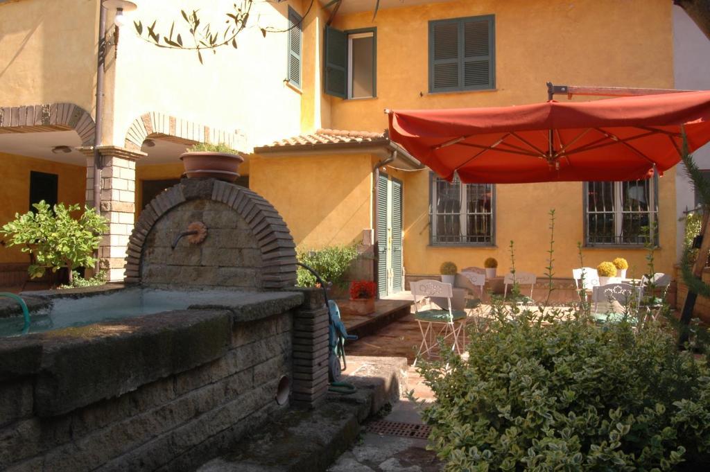 Albergo Da Benedetta Vetralla Exterior photo
