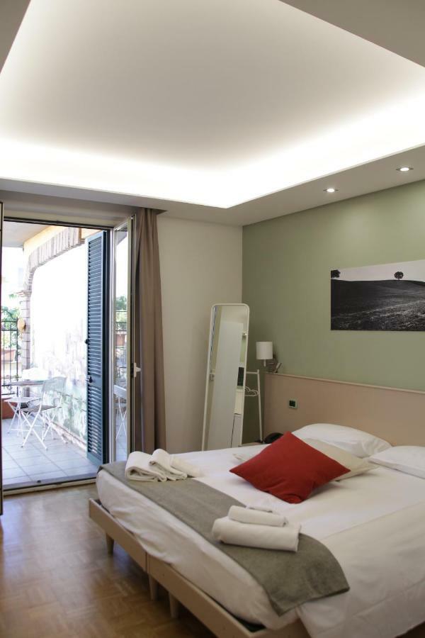 Albergo Da Benedetta Vetralla Exterior photo